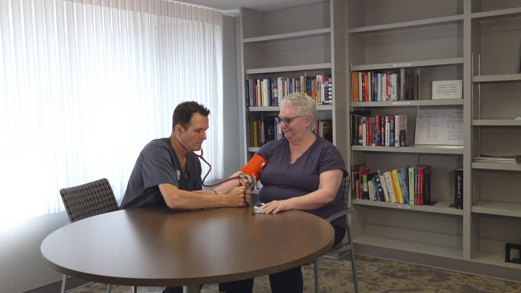 Oaknoll Independent Living Apartment Nursing Care